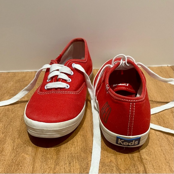 RED Taylor Swift x keds size 7 - Picture 2 of 4
